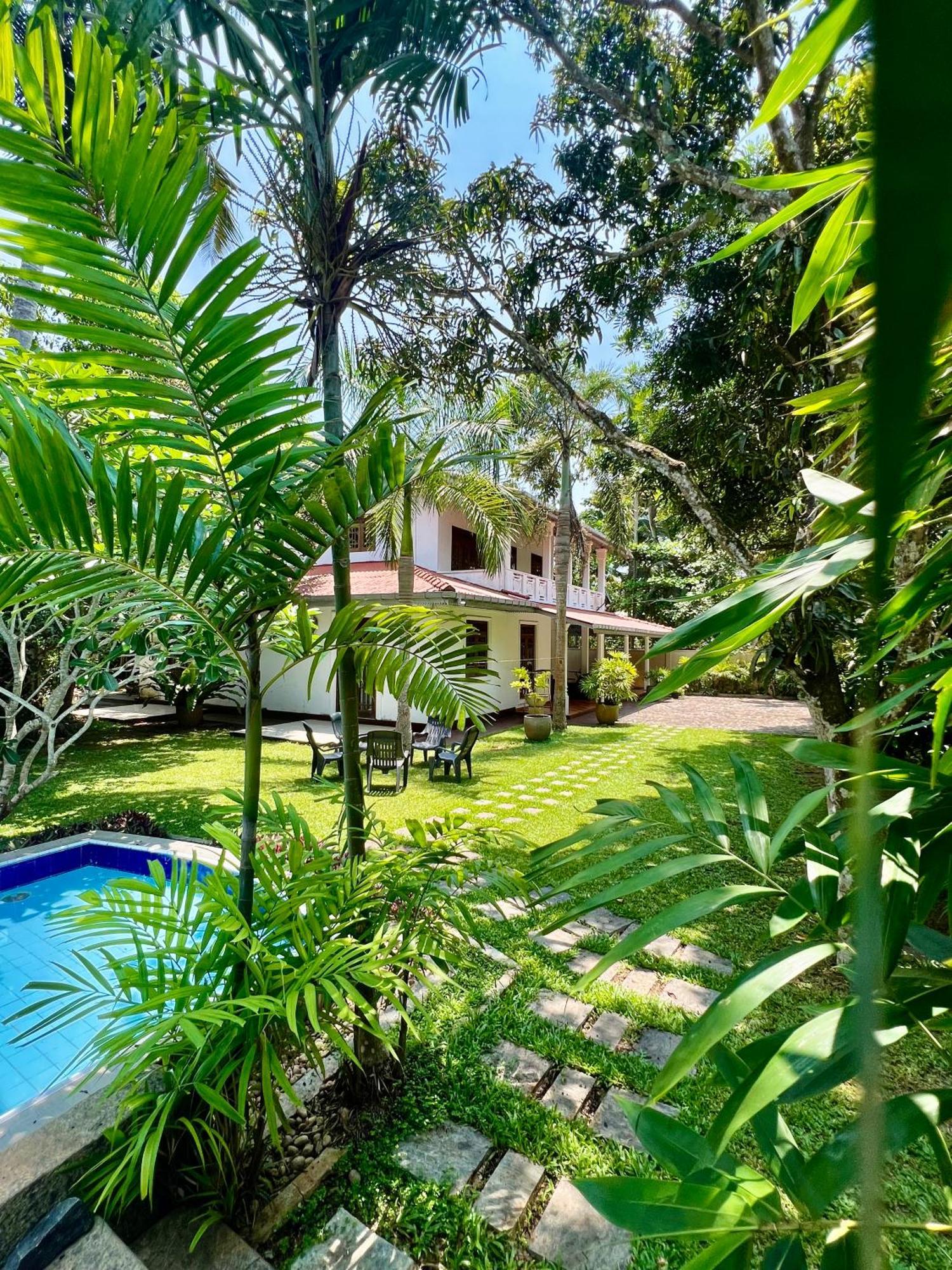 Hikka Villa Hikkaduwa Bagian luar foto